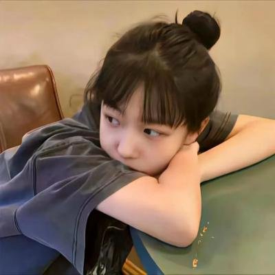 火车上的女士 封面